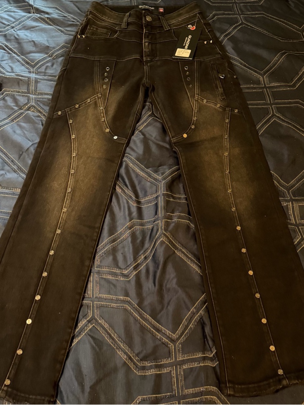 Gunzinii Black Men's Straight-Leg Jeans with Stud Detailing